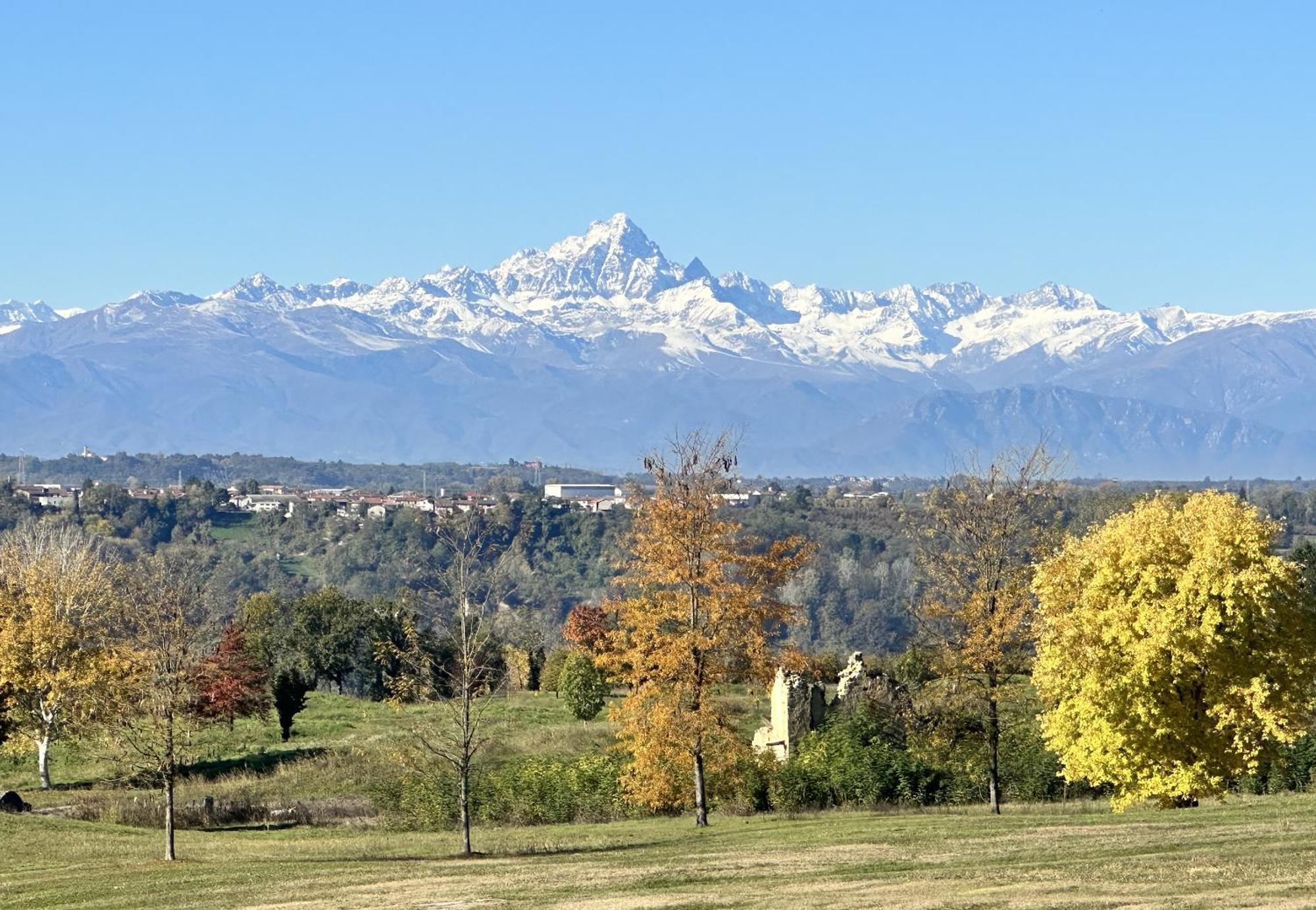 诺韦洛Just Langhe Casa Barolo别墅 外观 照片
